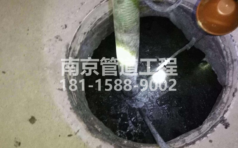 216湖熟清理化粪池