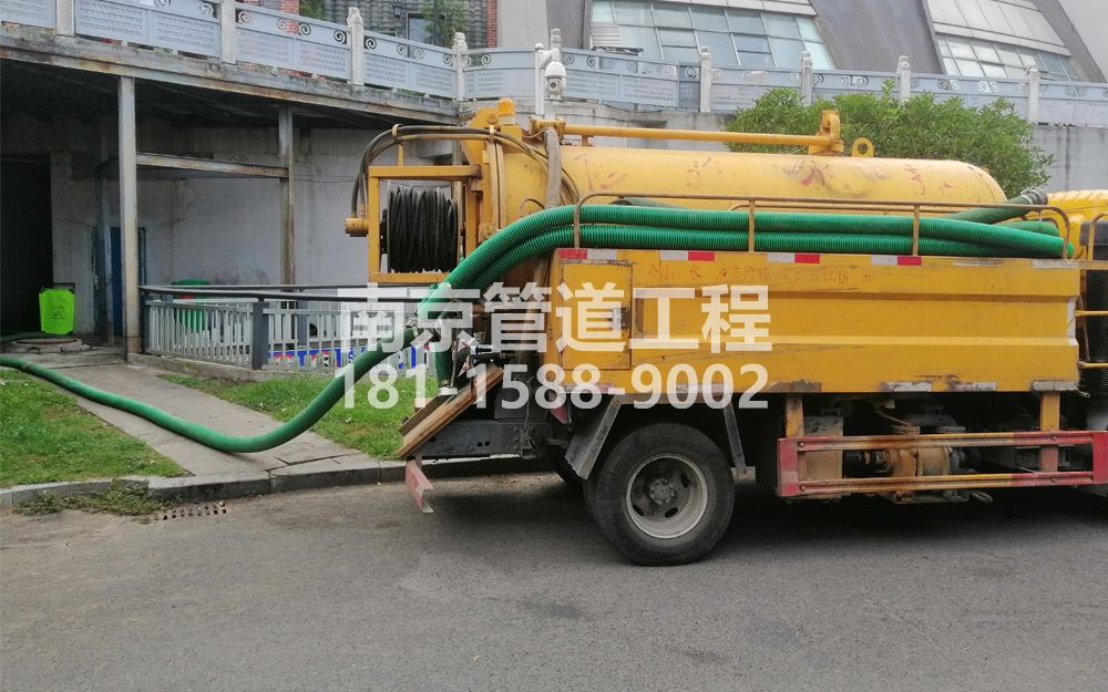 277湖熟商场隔油池吸污